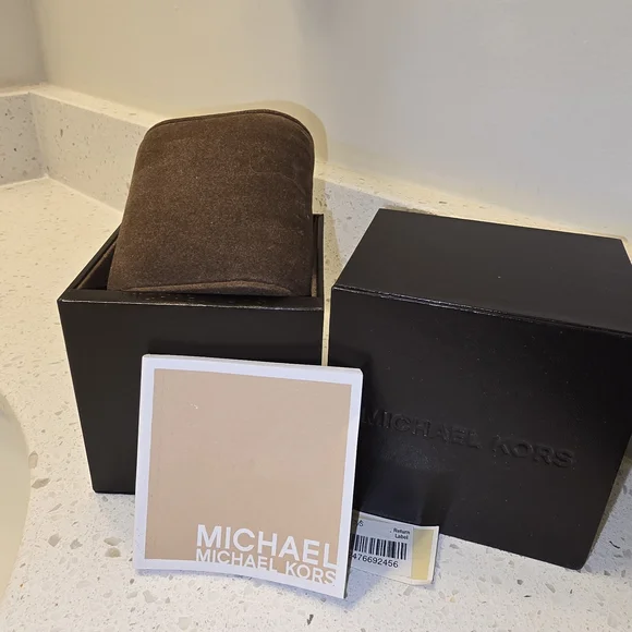 Michael Kors Brown Watch Box - Picture 1 of 5